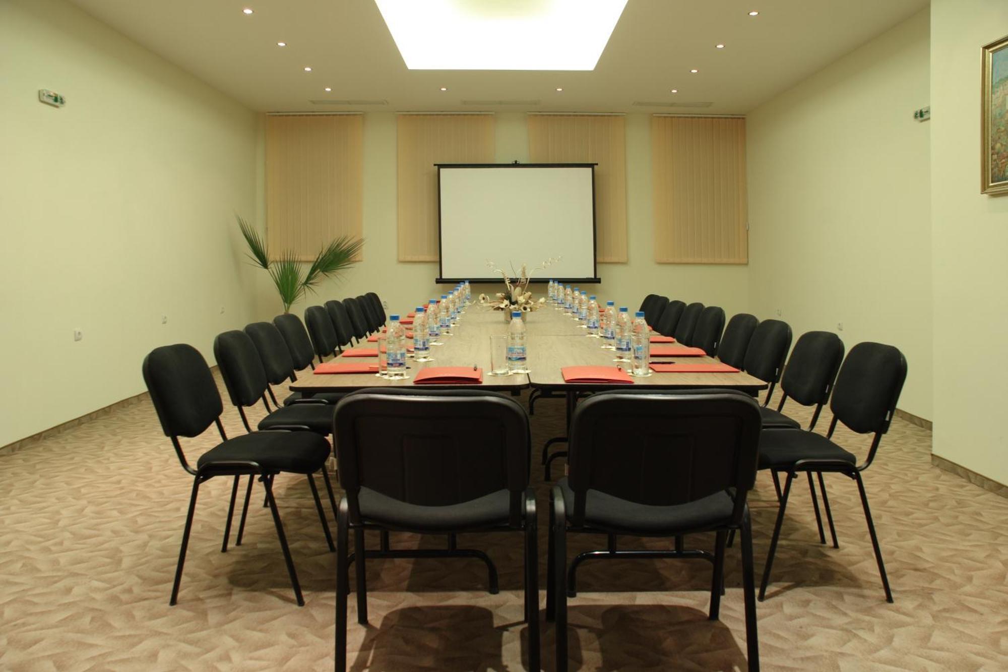 Park Hotel Dryanovo Luaran gambar