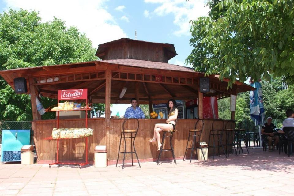 Park Hotel Dryanovo Luaran gambar